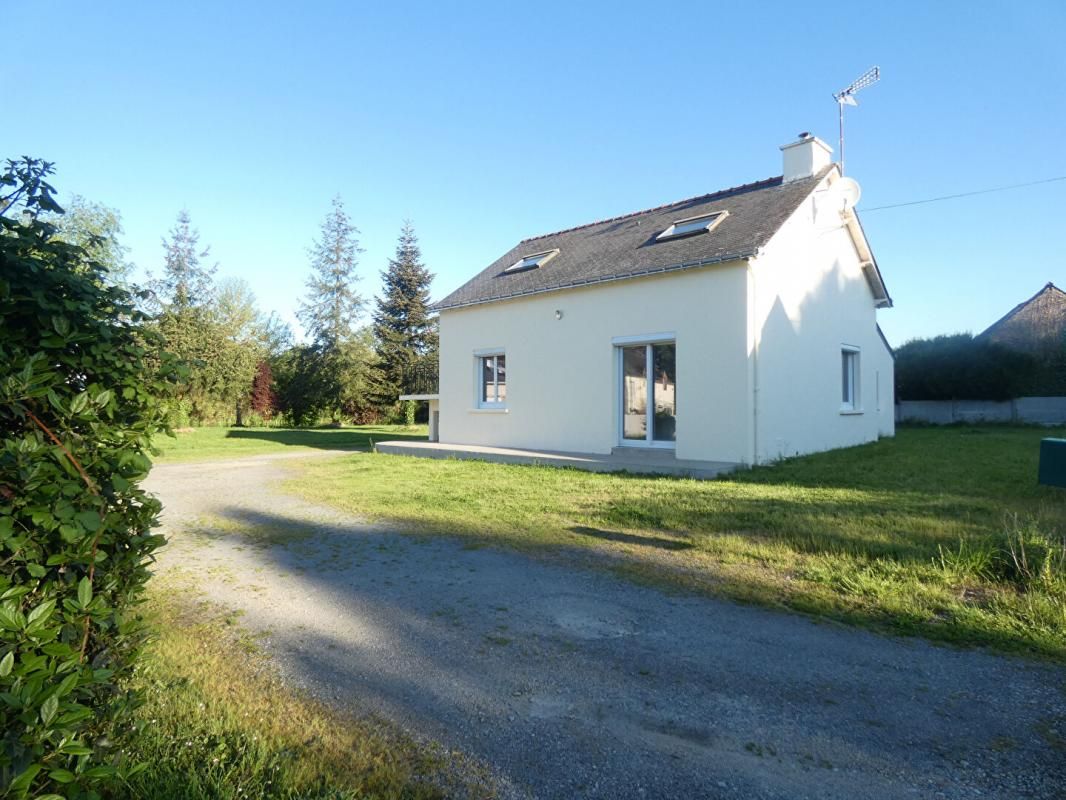 Maison dans un parc avec étang