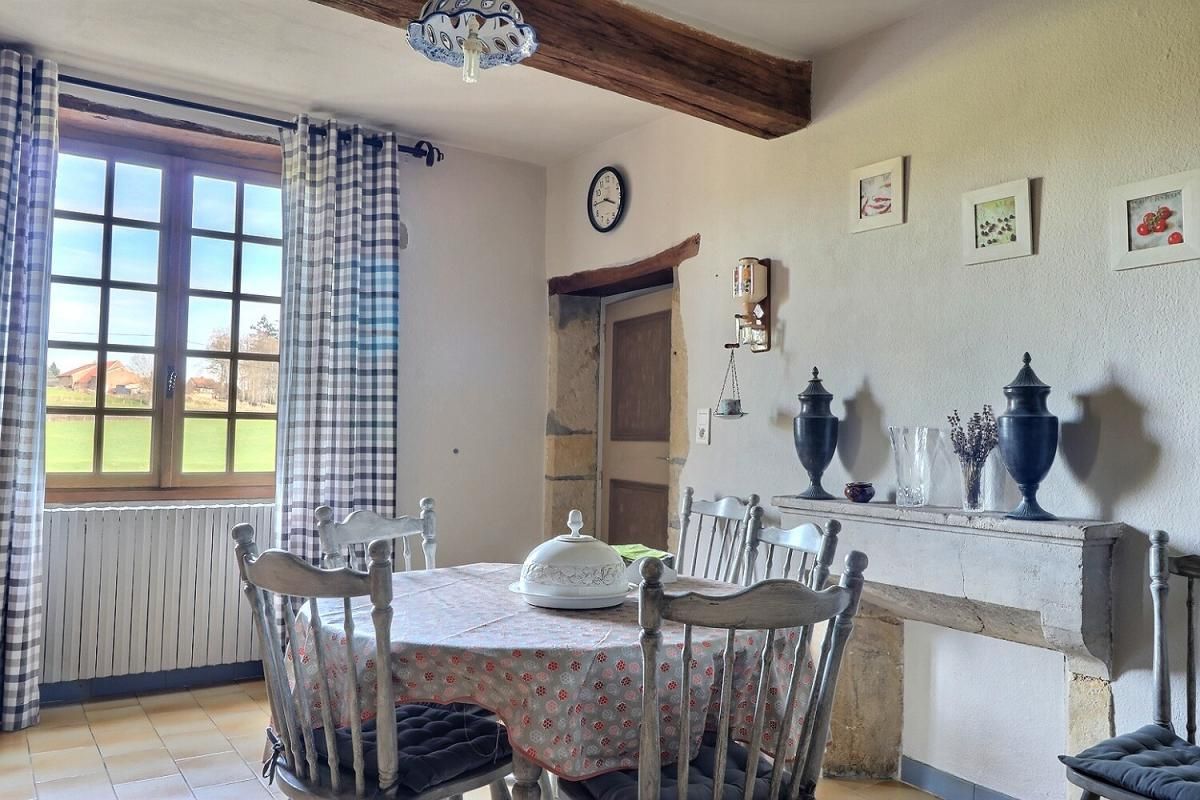 LA CLAYETTE Vaste maison en pierre 4