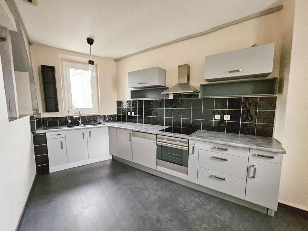 BRIVE-LA-GAILLARDE 5 min BRIVE OUEST : Apt T2 de 65 m² à vendre - DERNIER ÉTAGE - EN TRES BON ÉTAT GÉNÉRAL - EN BORD DE VEZERE 3