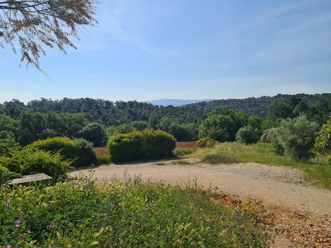 ROUSSILLON Mas du Luberon en position dominante avec vue et oliveraie 2