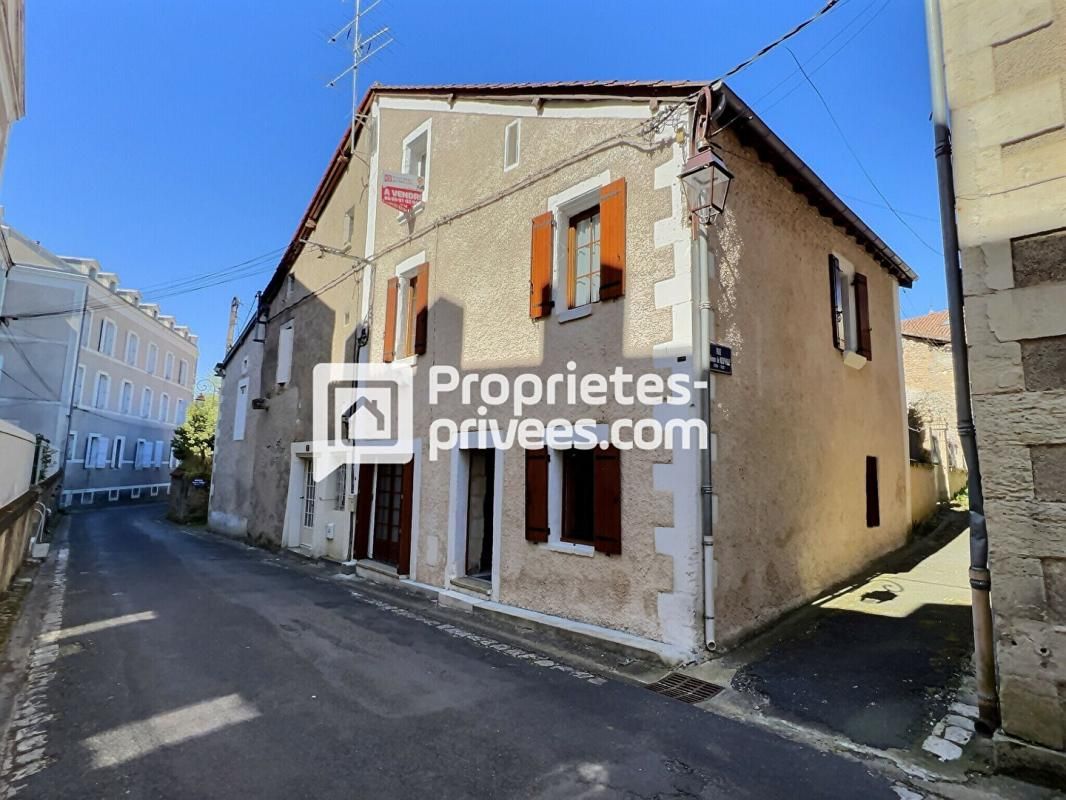 Maison de bourg T3/4 d'env. 100m² au calme sur CHATEAU-L'EVÊQUE (24460)