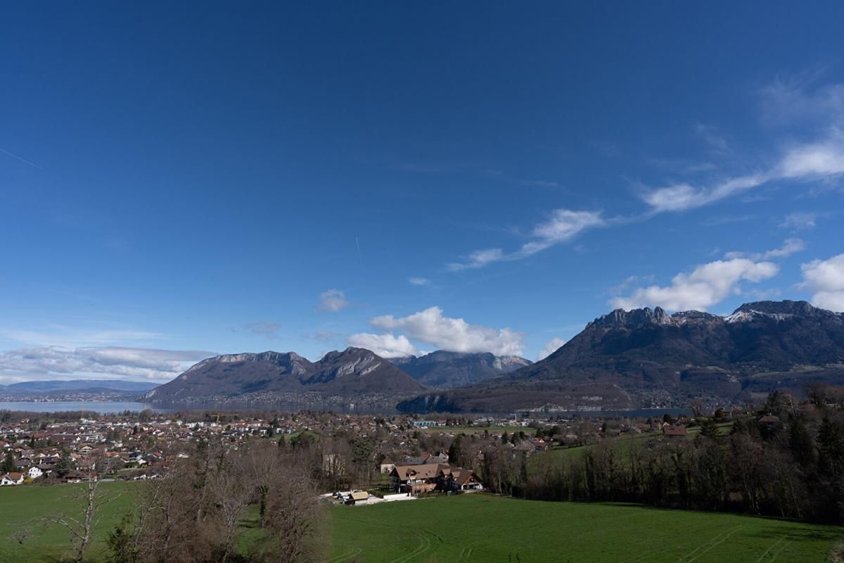 St Jorioz : Appartement de standing, 101m², 3 chs avec sdb, terrasse