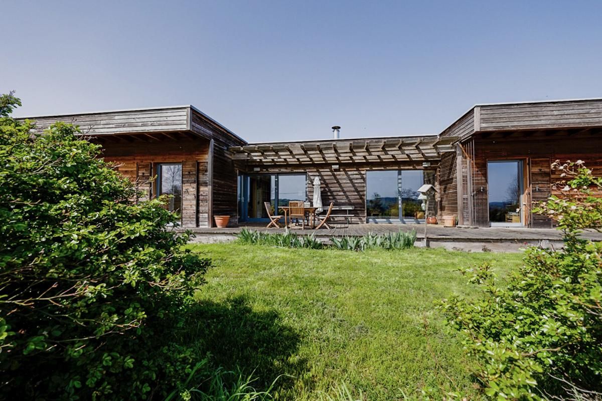 TARARE Superbe maison d'architecte sur 2800 m² de terrain 2
