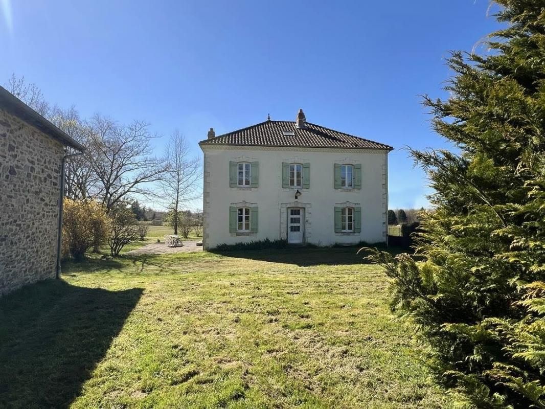Ferme Mialet 8 pièce(s) 225 m2