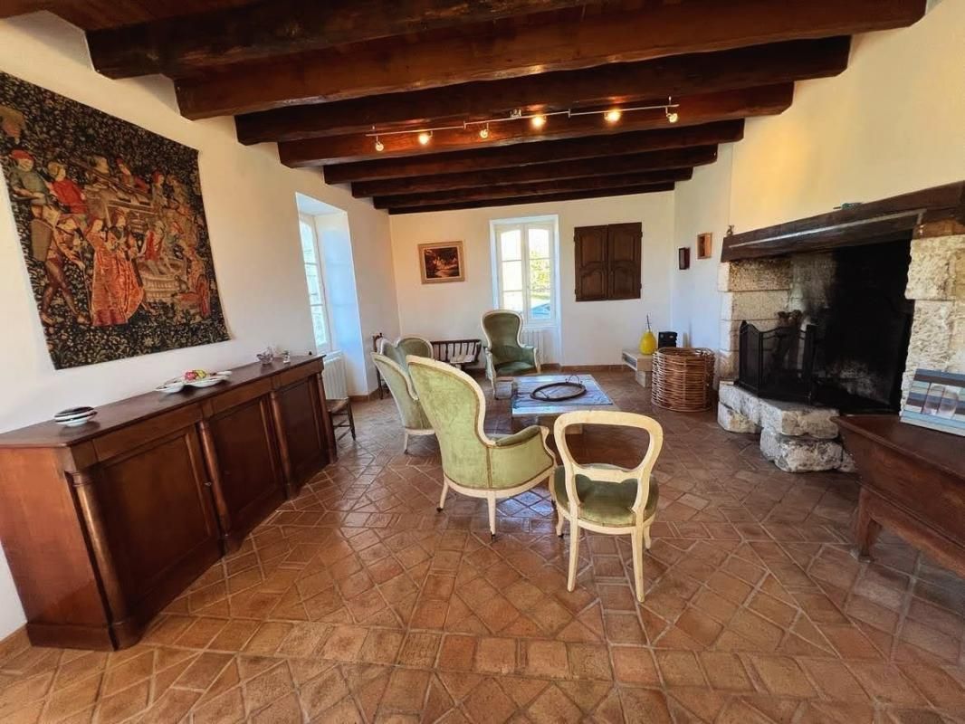 MIALET Ferme Mialet 8 pièce(s) 225 m2 2