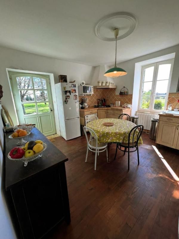 MIALET Ferme Mialet 8 pièce(s) 225 m2 4