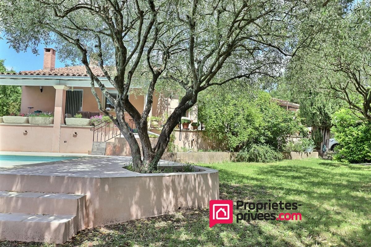 UZES Proche Uzès, villa avec piscine 2