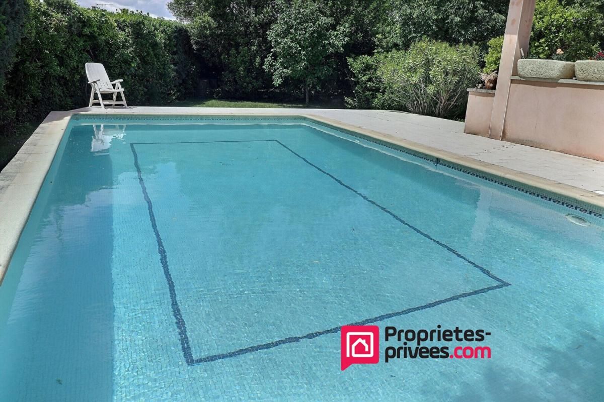 UZES Proche Uzès, villa avec piscine 3