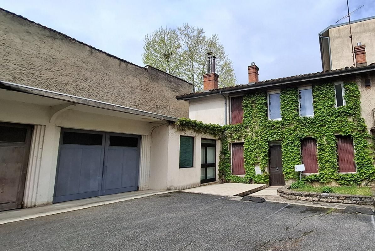 BOURG-EN-BRESSE Maison de ville Bourg En Bresse 4 pièce(s) 125 m2 2