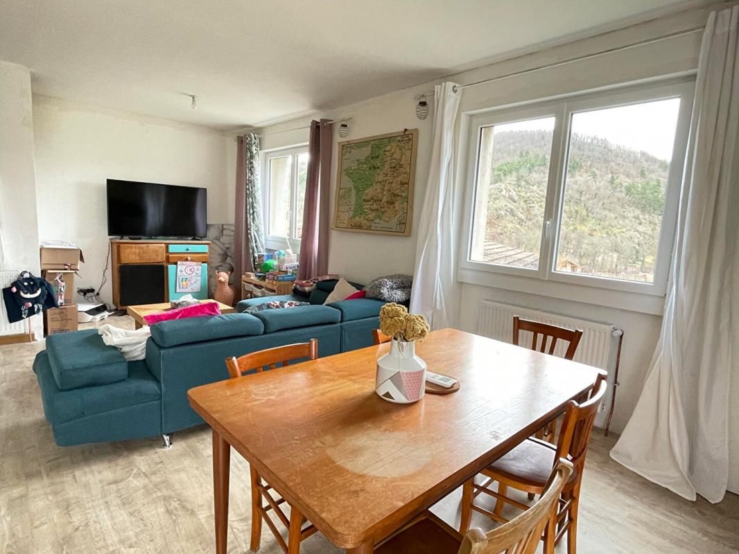 SAIL-SOUS-COUZAN Maison Sail Sous Couzan 5 pièces 98 m2 2