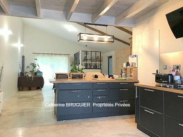 LA RONDE Maison en pierre rénovée 185 m2, dépendance aménageable et grand jardin clos 3