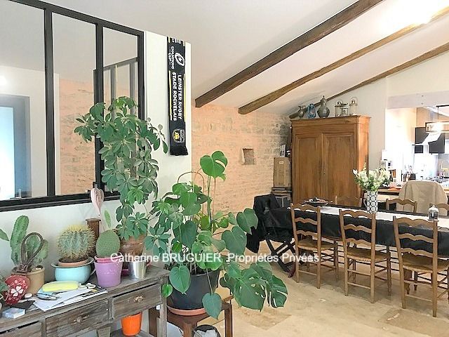 LA RONDE Maison en pierre rénovée 185 m2, dépendance aménageable et grand jardin clos 4