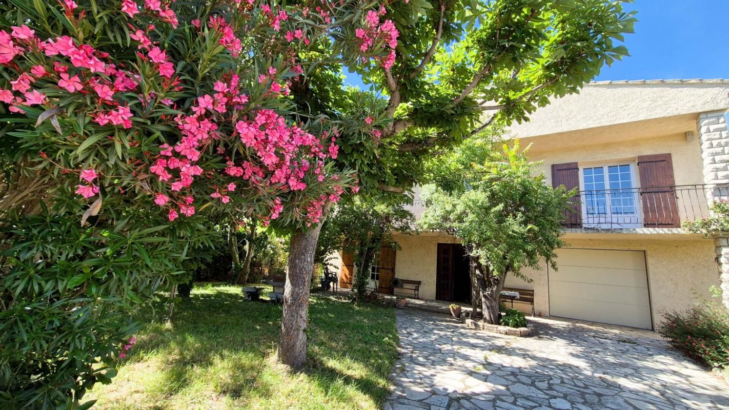 AVIGNON Maison AVIGNON route de Montfavet 6 pièces 169 m² 345 000 1