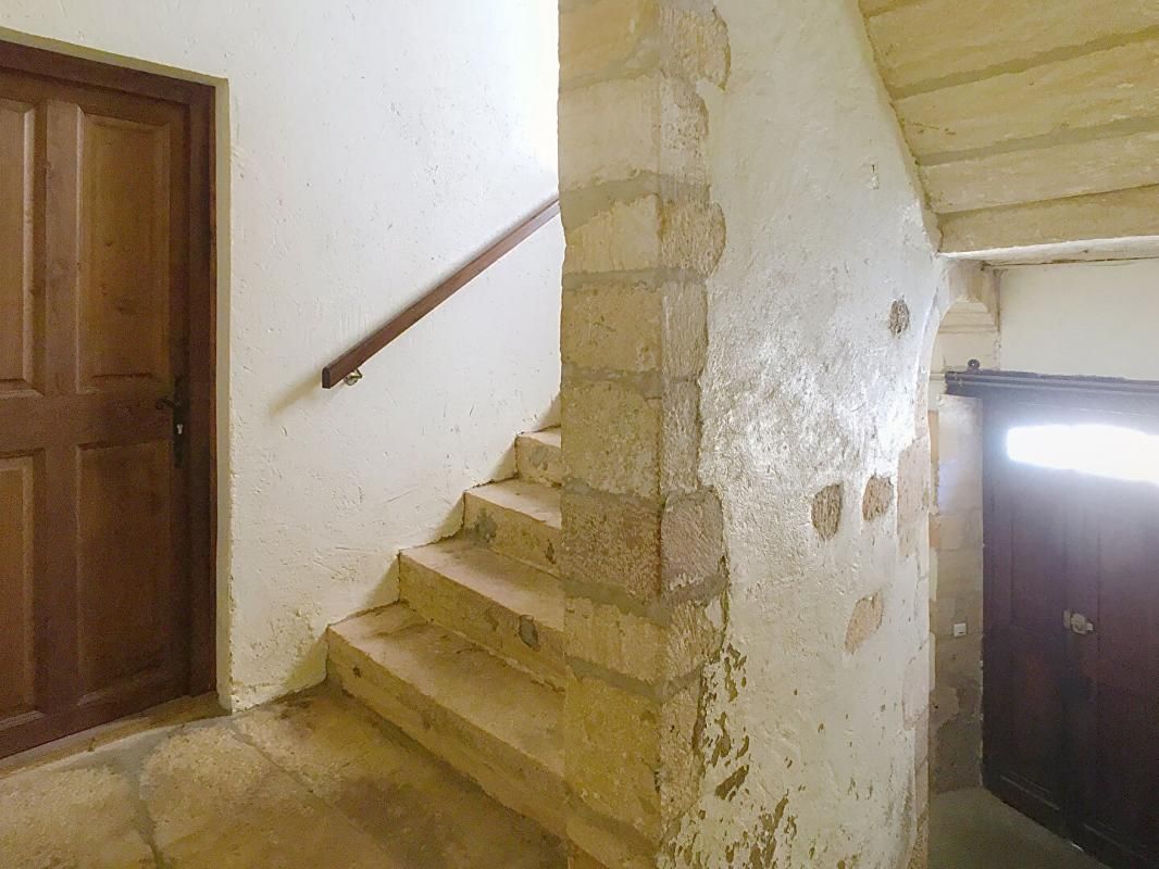 SARLAT-LA-CANEDA Bâtiment composant de 4 appartement au centre de Sarlat-la-Canéda 3
