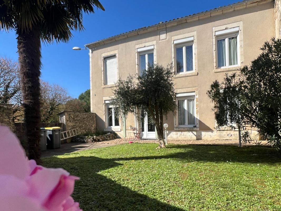 Maison St Maixent L Ecole 7 pièce(s) 193 m2