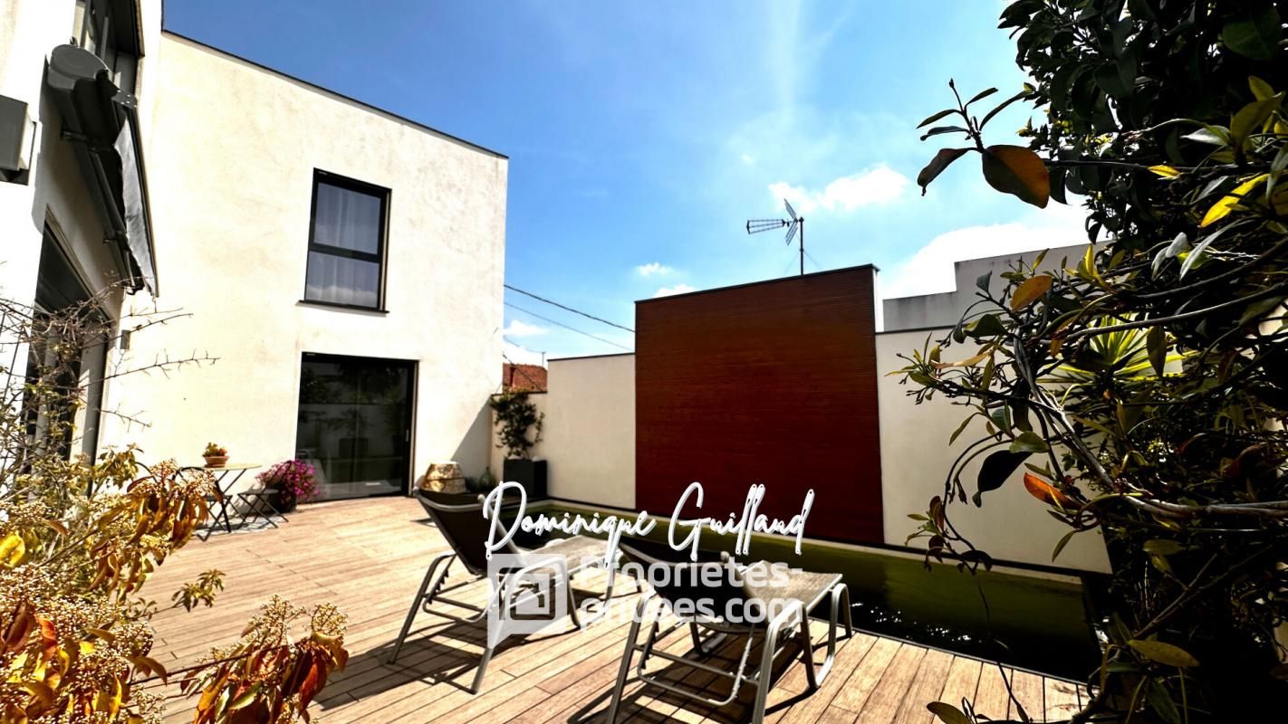 NIMES A vendre- Villa contemporaine à Nîmes-Jean Jaures 3