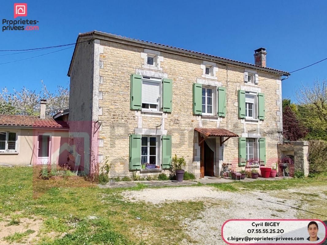Maison Fouqueure 8 pièce(s) 201 m2 -249 000 FAI-