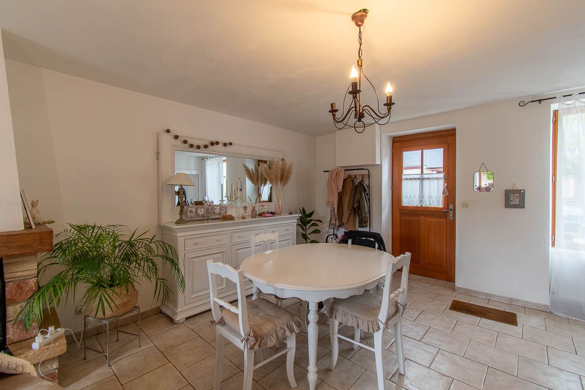 REUILLY Maison Reuilly - 6 pièces - 138 m² - Jardin - 2