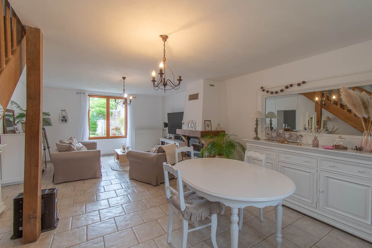 REUILLY Maison Reuilly - 6 pièces - 138 m² - Jardin - 3