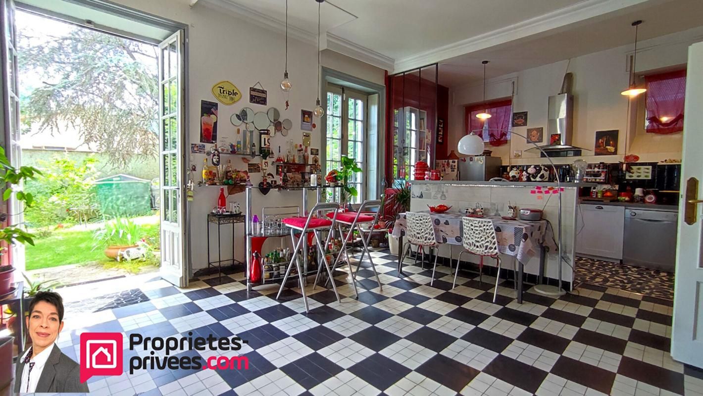 THIZY THIZY-LES-BOURGS (69240) Maison bourgeoise 274 m² , 4 chambres,  garage, jardin 2