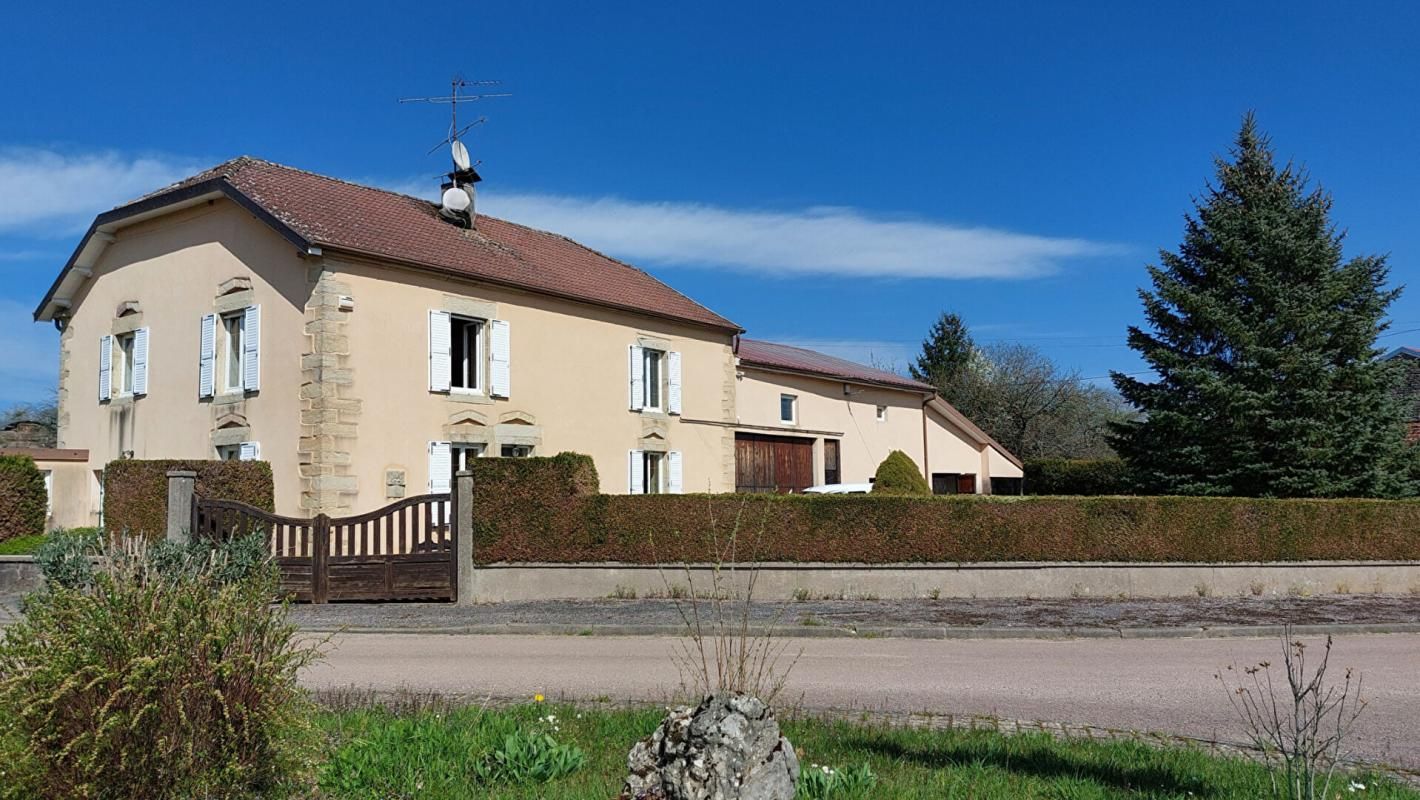 Maison secteur Monthureux sur Saone 6 pièce(s) 163 m2 jardin dépendances