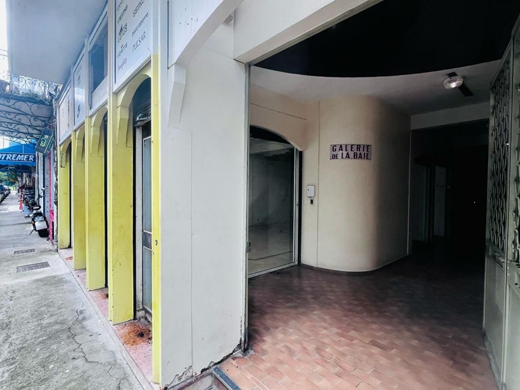 FORT-DE-FRANCE Local commercial Fort De France 80 m2 3