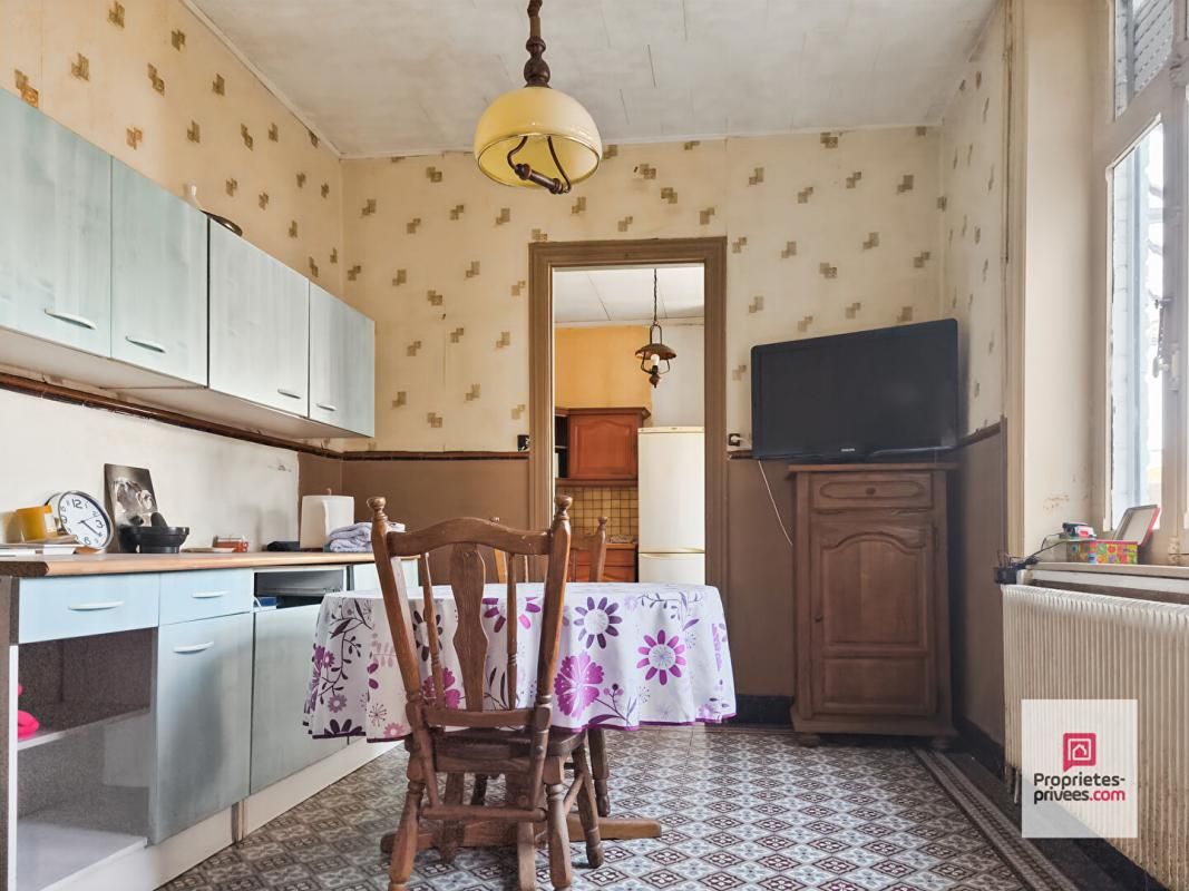 ROUBAIX Roubaix CARTIGNY, large maison 1930 avec 3 chambres, grand grenier à aménager, jardin 3