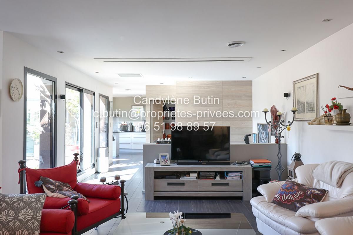 THEZAN-LES-BEZIERS magnifique maison atypique 255m² avec extérieur et garage 50m² 3