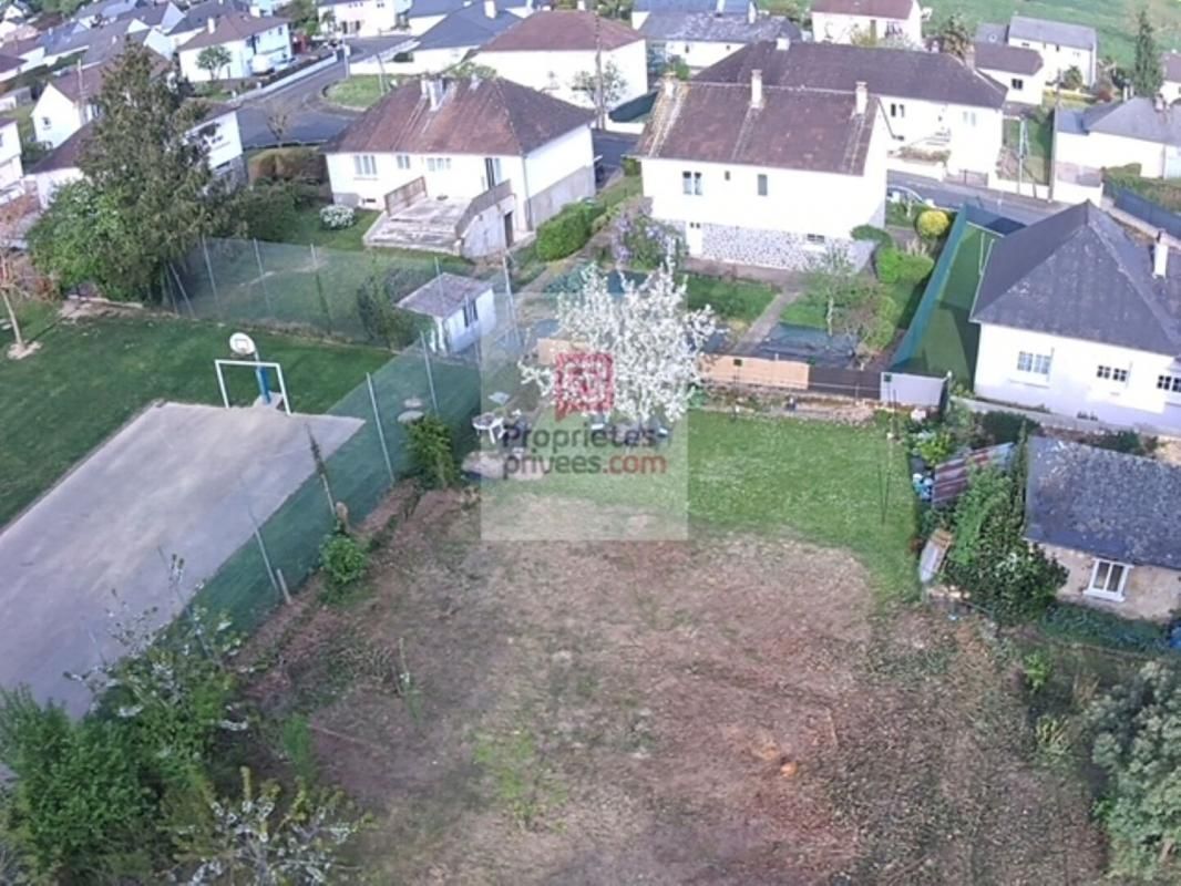 AHUILLE Terrain constructible au coeur du village d'Ahuillé à viabiliser 2