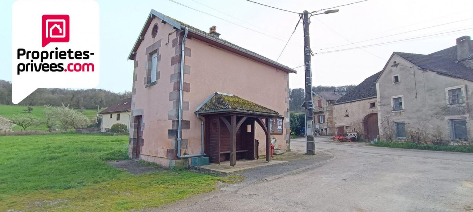 Maison de village  3 pièces avec four à pain