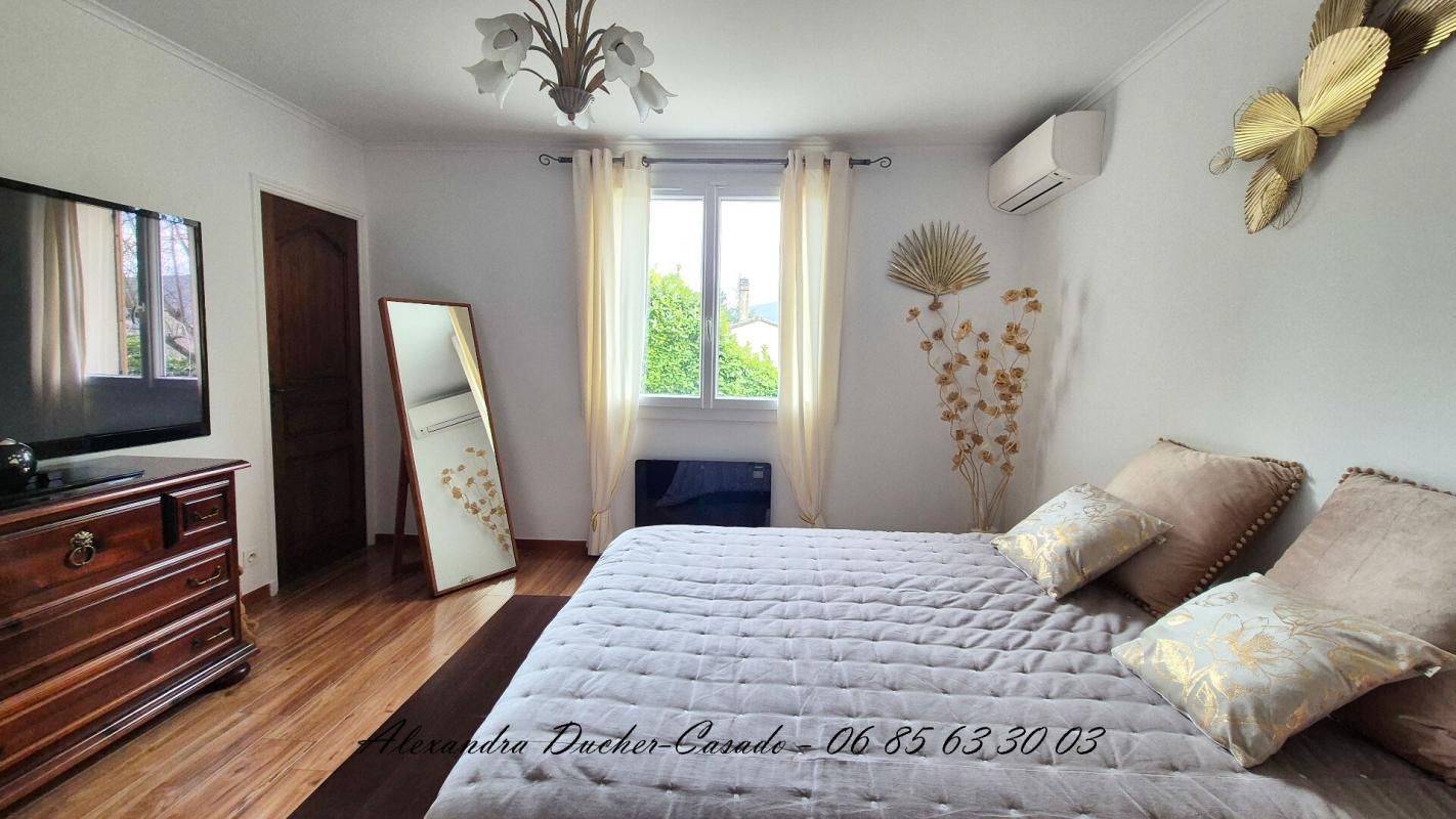 PEYRUIS Maison familiale avec piscine 4