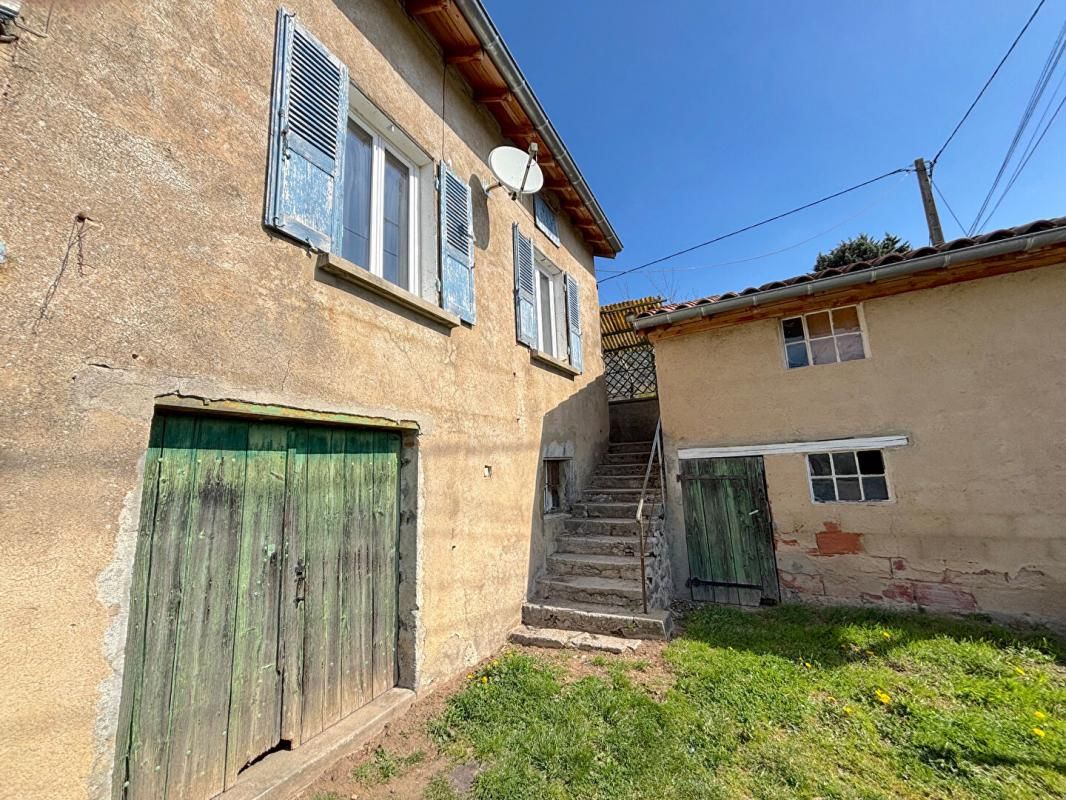 TRAMAYES Petite maison à rénover 2
