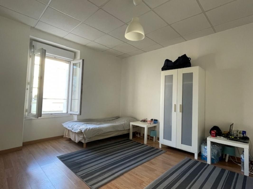 SAINT-NAZAIRE Immeuble de rapport - 3 T2 et 3 T3 - 270 m2 habitable - 3