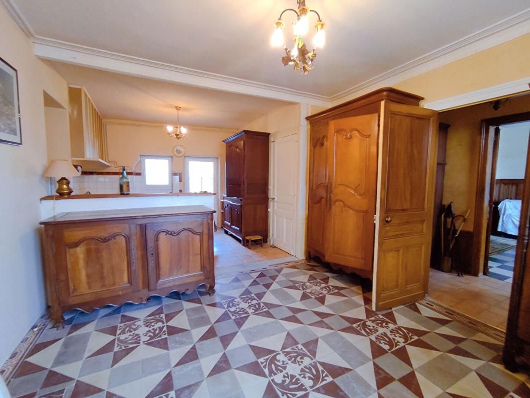 PREUILLY-SUR-CLAISE Maison de pays Preuilly Sur Claise 6 pièce(s) 136 m2 2