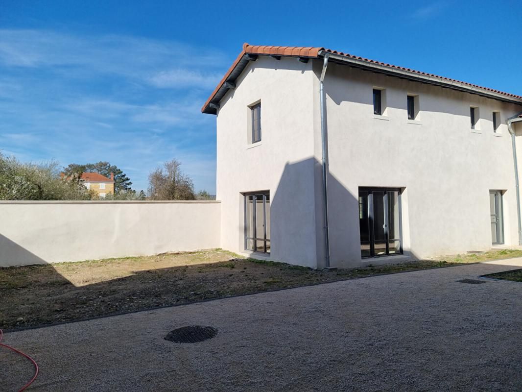 Maison Les Cheres 6 pièces 227 m2, jardin, parking