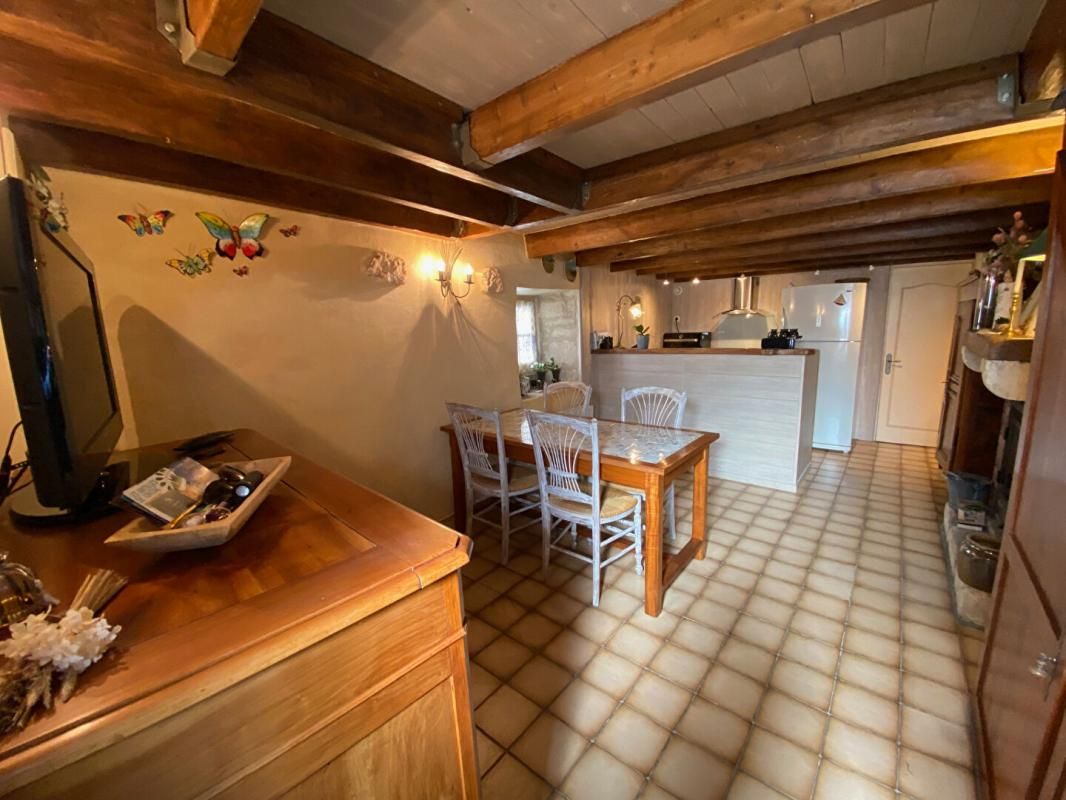 MORNAC-SUR-SEUDRE EXCLUSIVITÉ Maison  dans le centre ville de Mornac Sur Seudre 55 m2 4