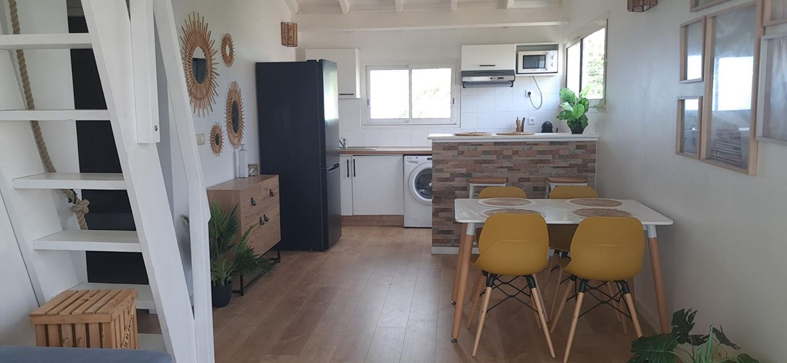 LE GOSIER Appartement T2 Meublé avec Balcon + Parking Le Gosier 2