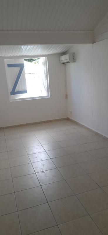 CAPESTERRE-BELLE-EAU Maison 4 pièce(s) 82 m2 vide à Capesterre Belle-Eau 4