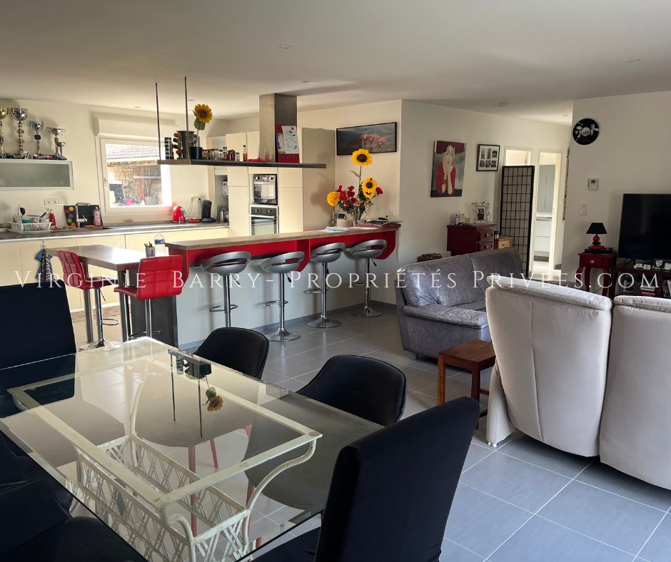 BORDS MAISON RECENTE DE PLAIN PIED 3 CHAMBRES AVEC DEPENDANCES 2