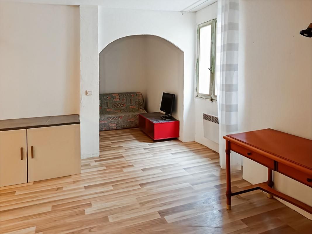 DRAGUIGNAN Appartement T2 de 35m² dans le centre historique de Draguignan 2