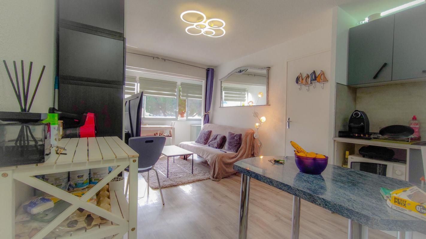 LE LAVANDOU Appartement 2 pièces 35 m2 avec pkg sécurisé Centre LAVANDOU 2