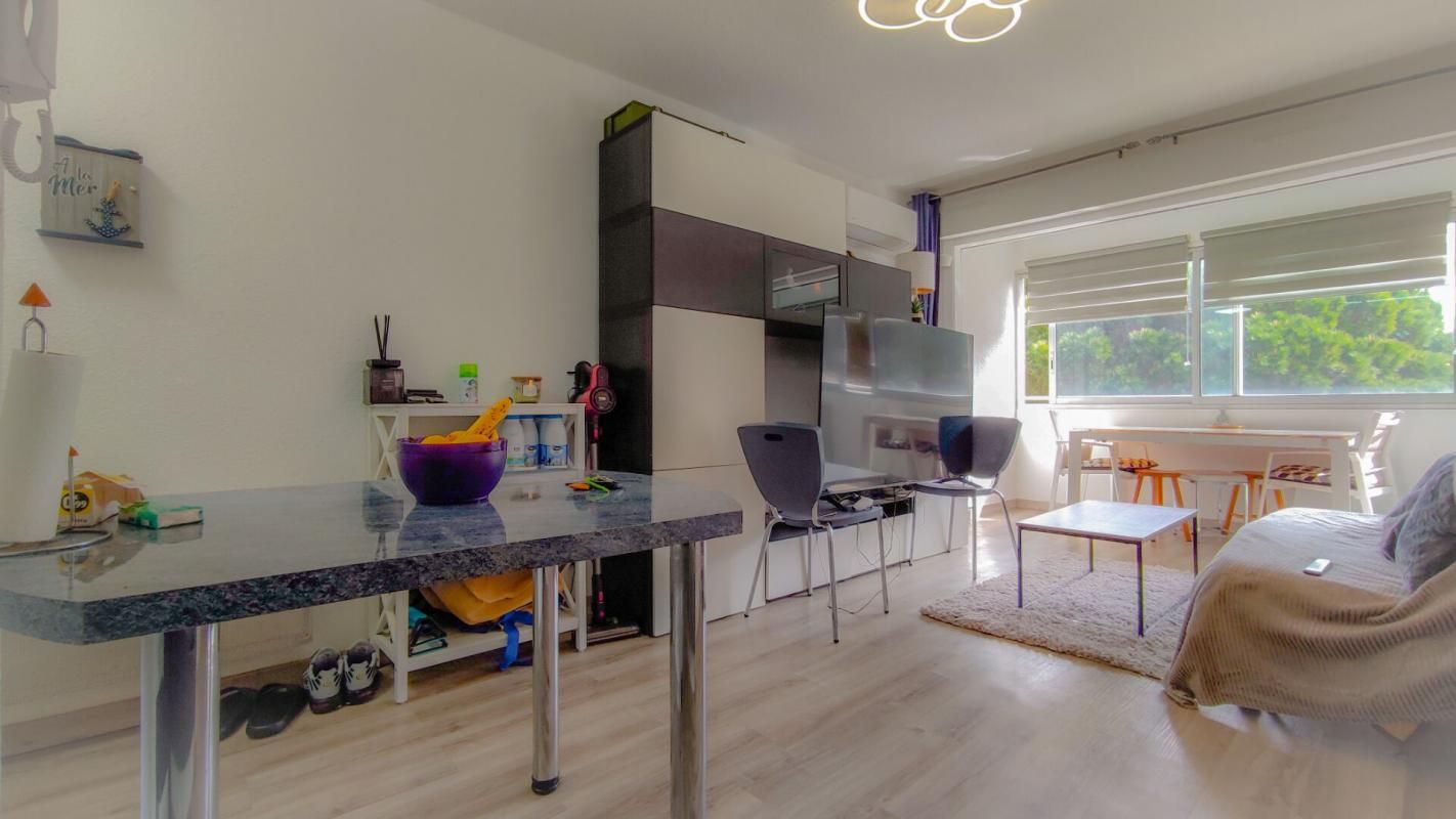 LE LAVANDOU Appartement 2 pièces 35 m2 avec pkg sécurisé Centre LAVANDOU 3