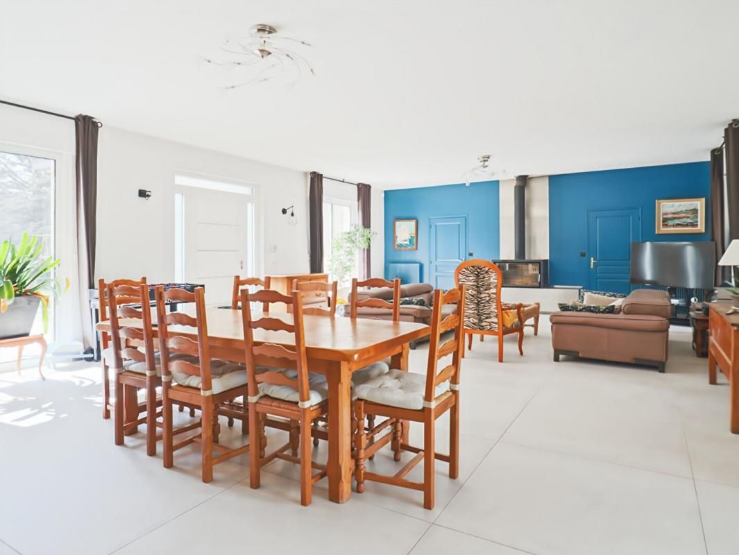 GUERANDE Grande propriété de plain pied de 202 m² avec piscine 2