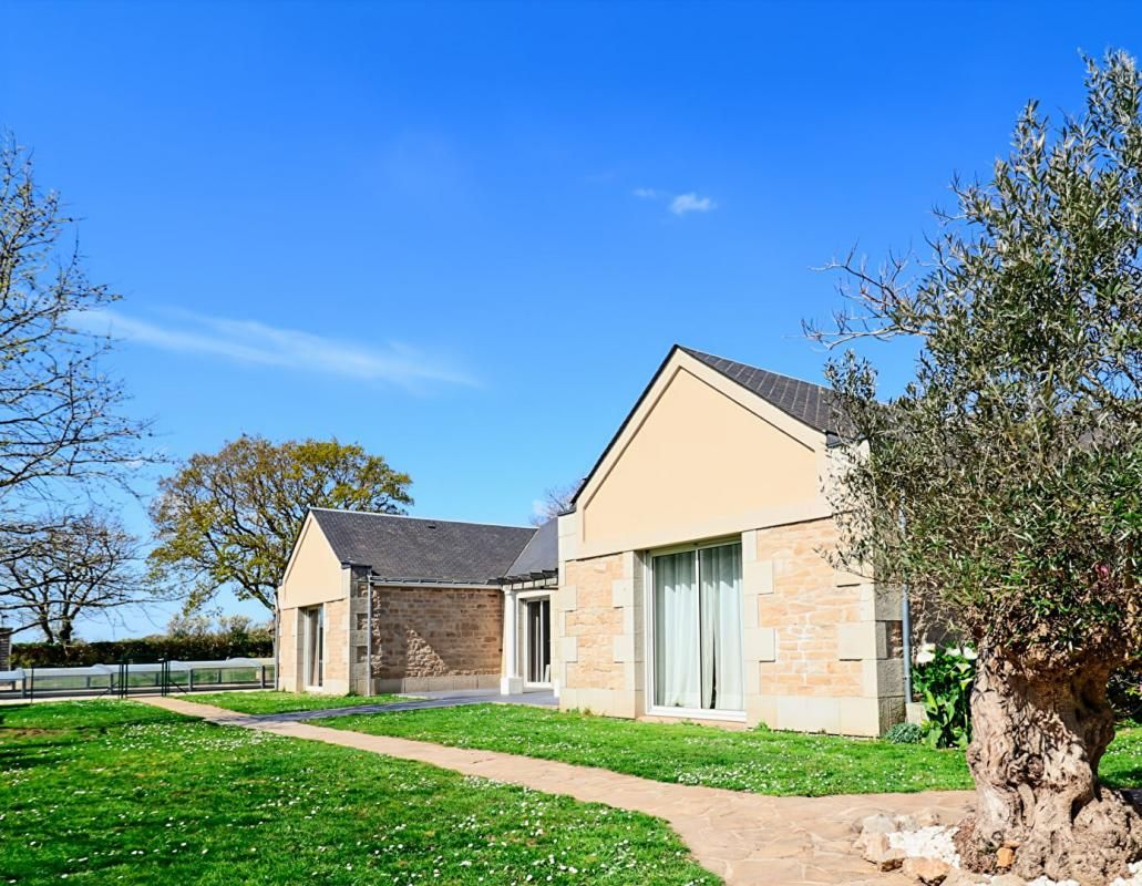 GUERANDE Grande propriété de plain pied de 202 m² avec piscine 4