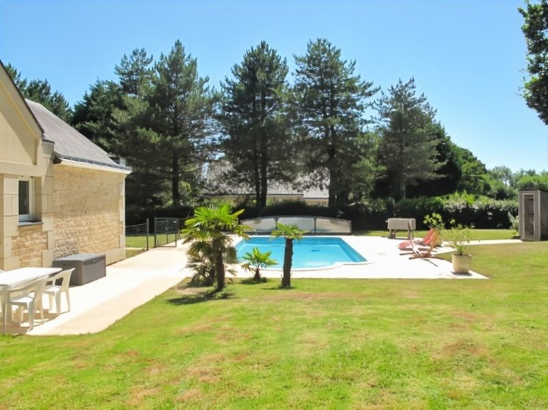 Grande propriété de plain pied de 202 m² avec piscine