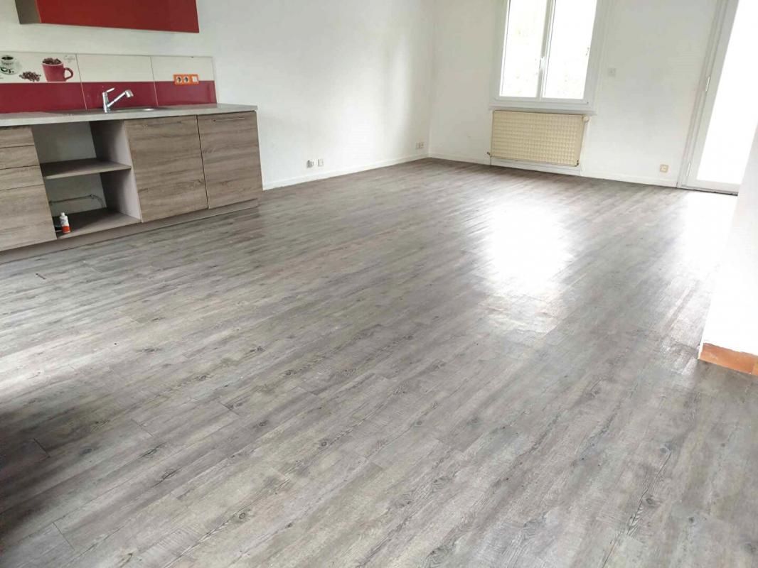 SEGLIEN Maison plain pied avec 3 chambres 2