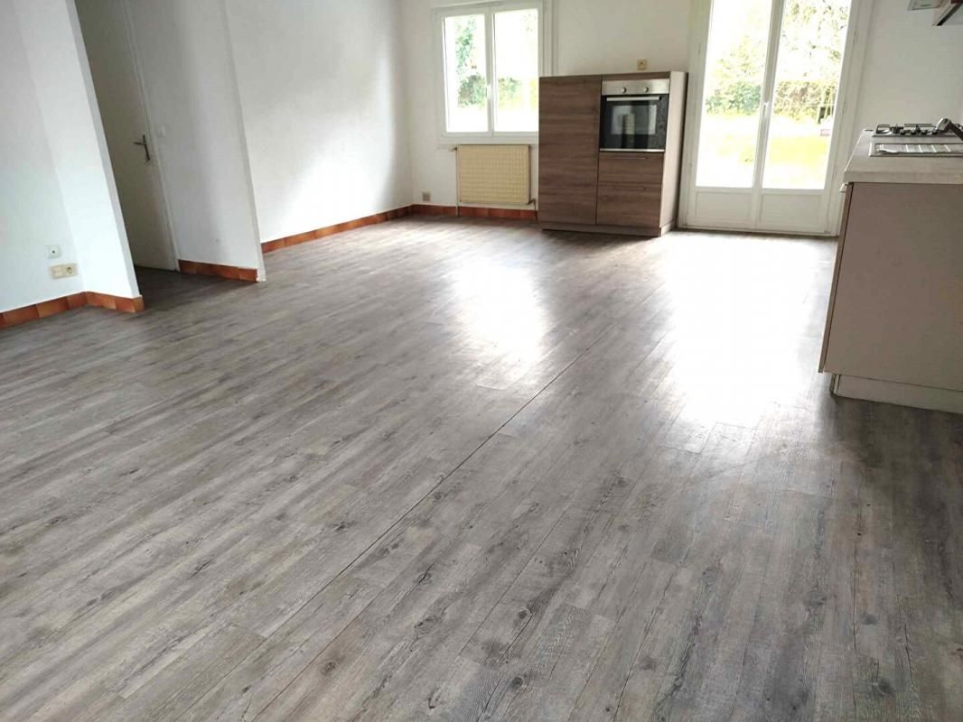 SEGLIEN Maison plain pied avec 3 chambres 4