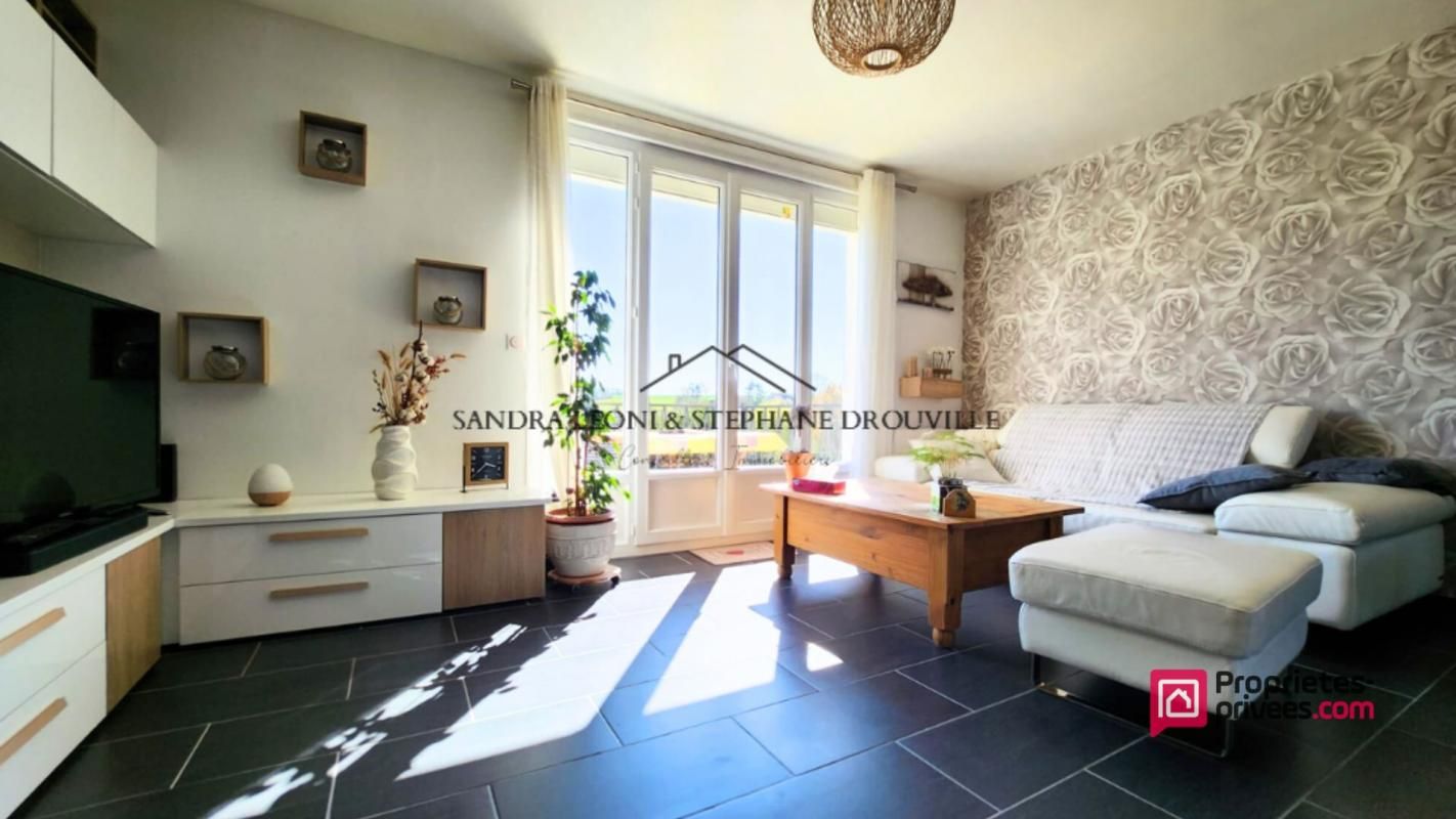 PROCHE MAINTENON - CHARMANTE MAISON rénovée de 61 m2, 3 pièces