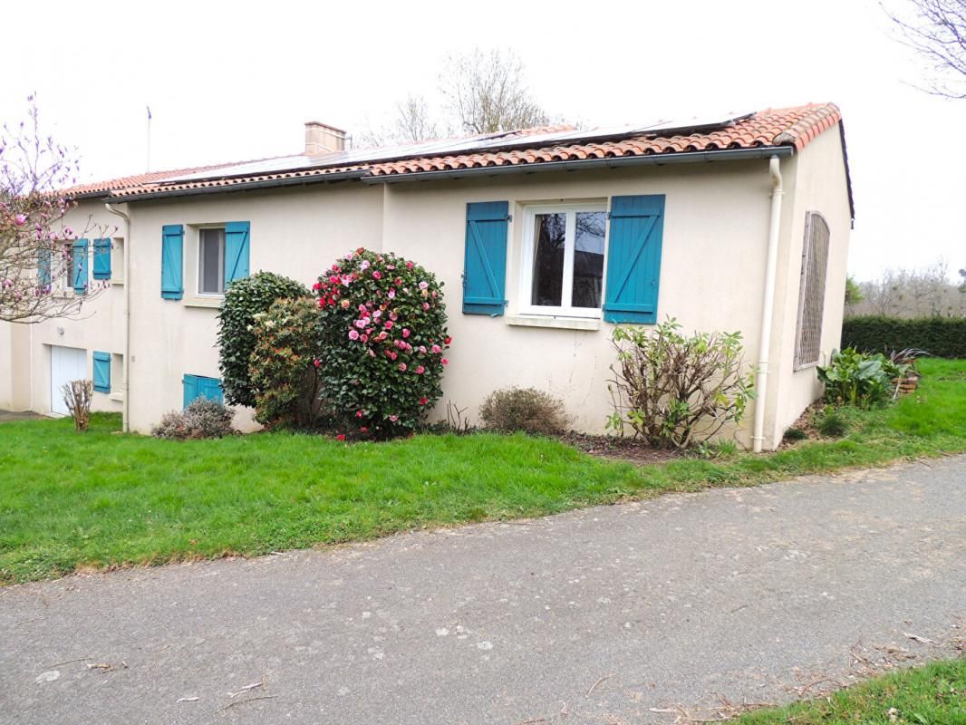 LA REMAUDIERE Maison La Remaudière 5 pièces, 3 chambres, bureau, sous-sol, 123 m2 2