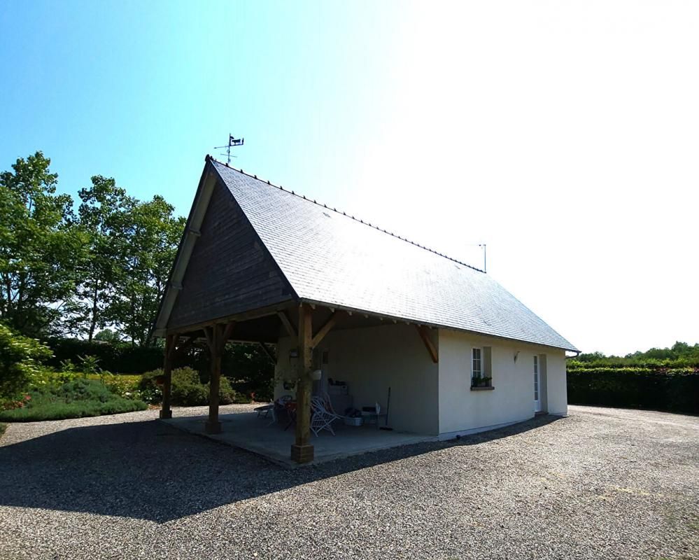 DAMVILLE Vente en nue-propriété avec réserve d'usufruit au profit d'une Femme de 84 ans, Propriété, Sylvains-les-Moulins (27240), maison 178 m², maison 80 m², 2 appartements T2 39 m² et 40 m², sous-sol, dépendance, petit étang, terrain clos de 3 5040 m². Prix HAI 4